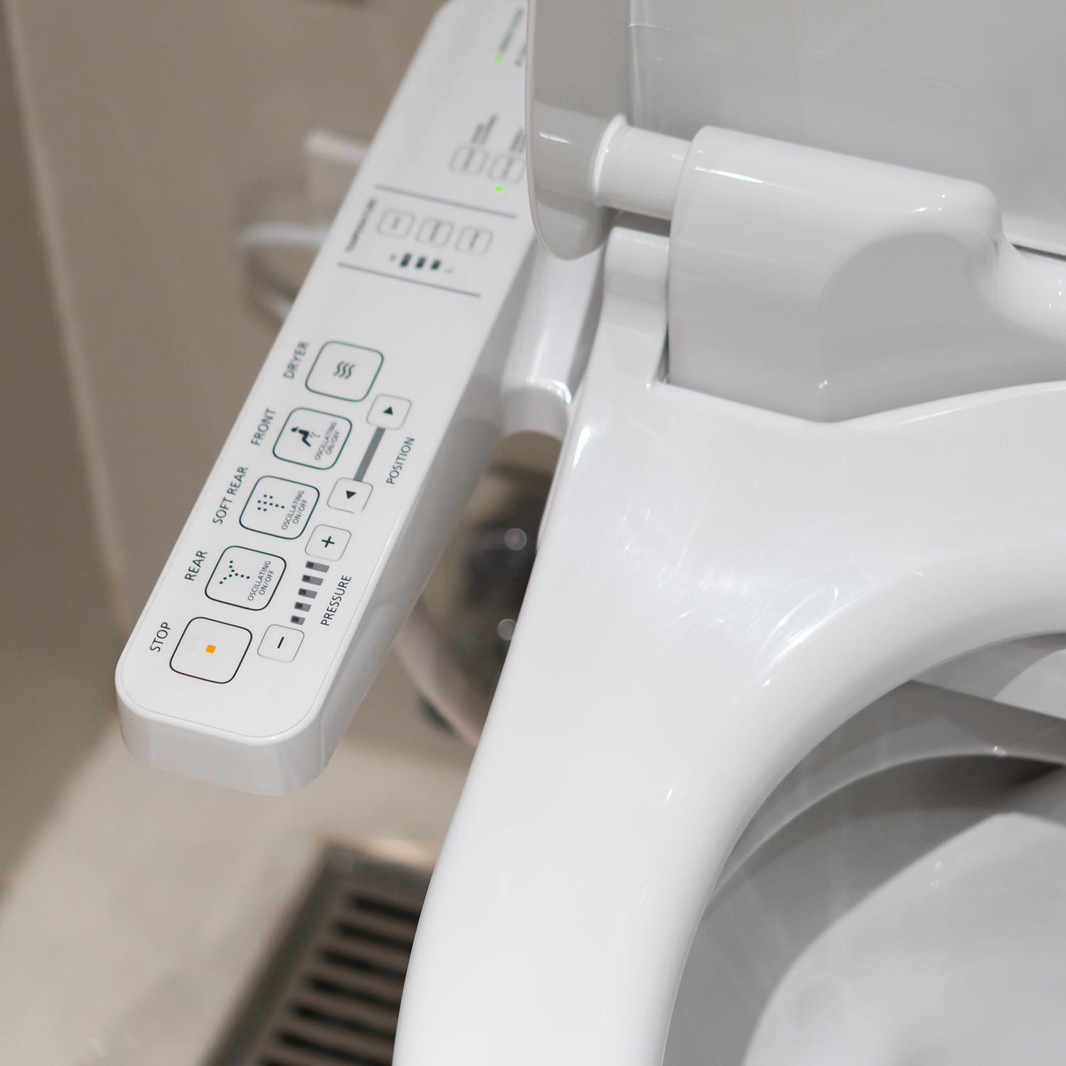 Toilette japonaise - Bernstein Pro+ - nettoyage des fesses